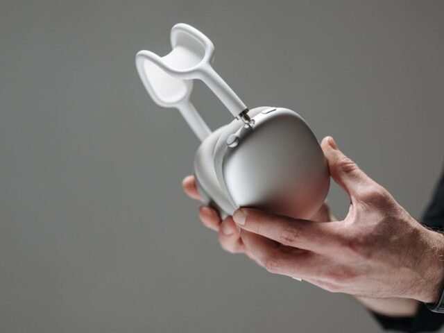 Apple évoque les AirPods Max 2 : la puce H2 promet des avancées encore à venir