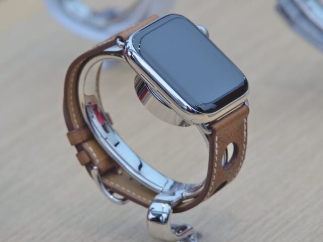 Les Apple Stores pourront bientôt restaurer eux-mêmes les logiciels des Apple Watch