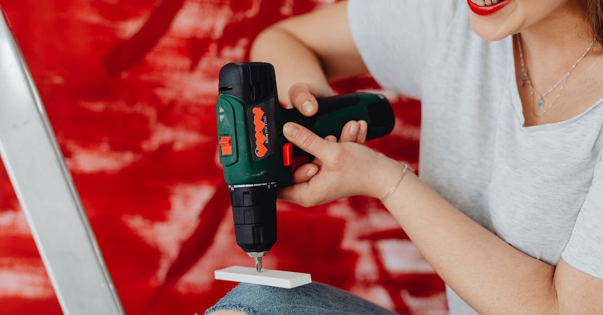 visseuse électrique puissante et ergonomique pour un vissage rapide et précis, idéale pour tous vos travaux de bricolage et d'assemblage.