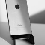 découvrez les dernières informations sur le retard de production de l'iphone fold et les impacts prévus sur sa disponibilité.