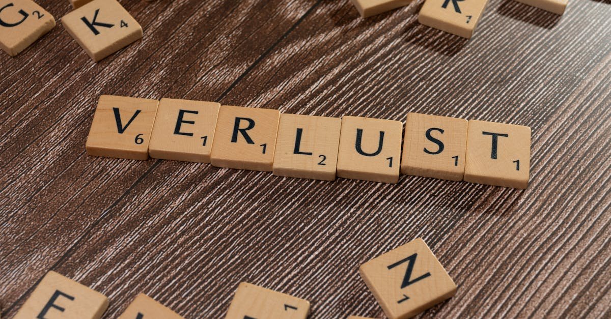 découvrez les causes et solutions au déficit de base de connaissances pour optimiser l'apprentissage et la gestion de l'information.