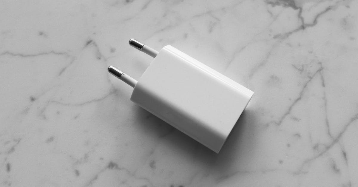 découvrez nos chargeurs adaptatifs, conçus pour optimiser la charge de tous vos appareils électroniques rapidement et en toute sécurité.