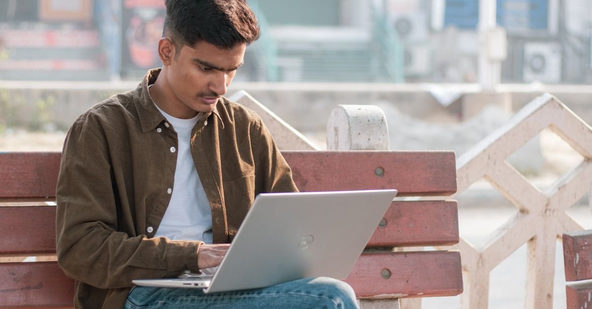 découvrez les meilleures offres sur les ordinateurs portables : sélection exclusive, prix réduits et promotions à ne pas manquer pour trouver votre laptop idéal.