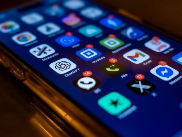 Siri sous iOS 27 : Toutes les nouveautés et évolutions à ne pas manquer