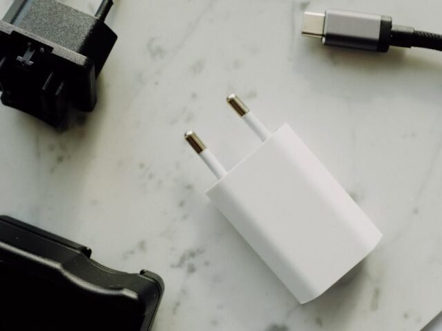 J&rsquo;ai ouvert un chargeur portable &lsquo;1 000W&rsquo; après sa défaillance en quelques minutes – un regret instantané