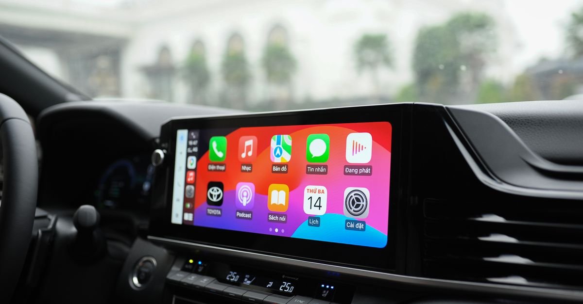 découvrez carplay, la solution connectée d'apple pour intégrer votre iphone à votre voiture. profitez d'une navigation simple, d'appels mains libres et de vos applications préférées en toute sécurité.