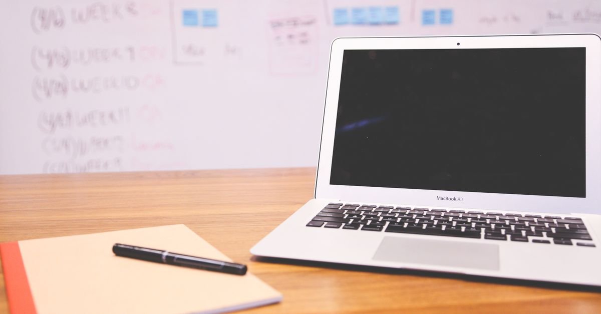 découvrez les raisons de la pénurie actuelle de macbook air et les solutions possibles pour acquérir ce modèle populaire malgré la forte demande.