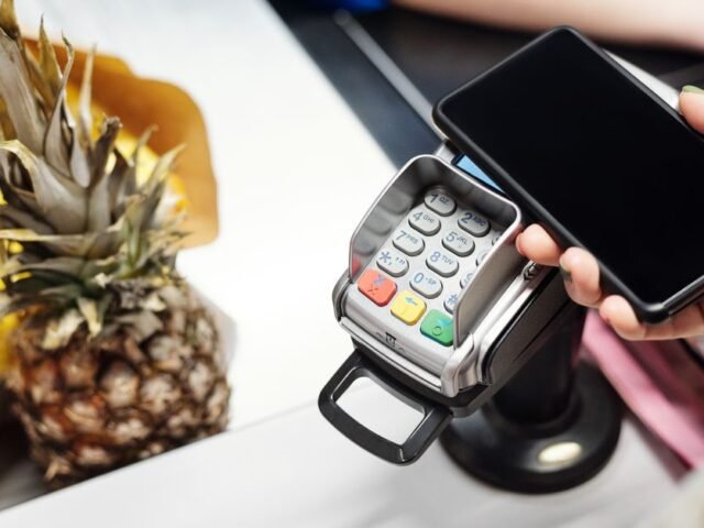 Banques et coopératives de crédit s&rsquo;allient pour contrer les commissions d&rsquo;Apple Pay