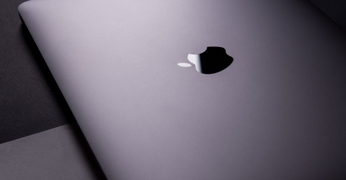 découvrez le macbook pro 16 pouces : performance exceptionnelle, écran retina spectaculaire et autonomie prolongée pour les professionnels exigeants.